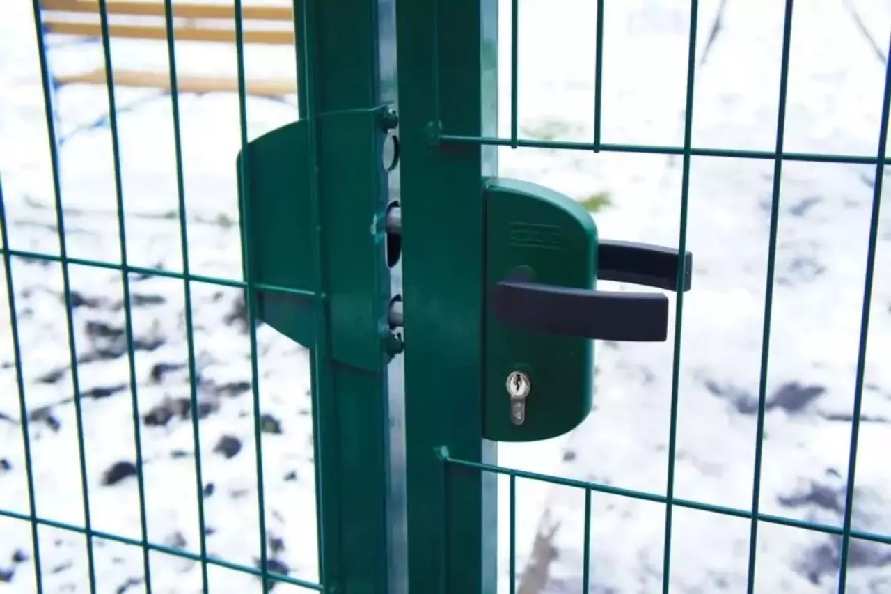 Замок врезной «Locinox» для калитки